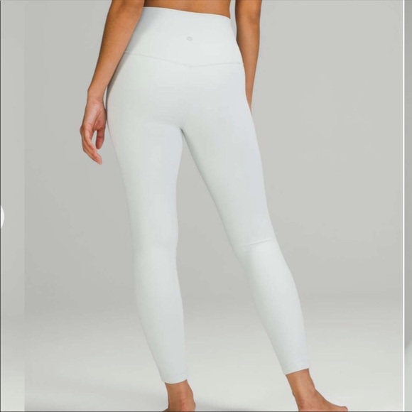 Lulu NWOT Align 25” Ocean Air size 8 - Picture 3 of 11